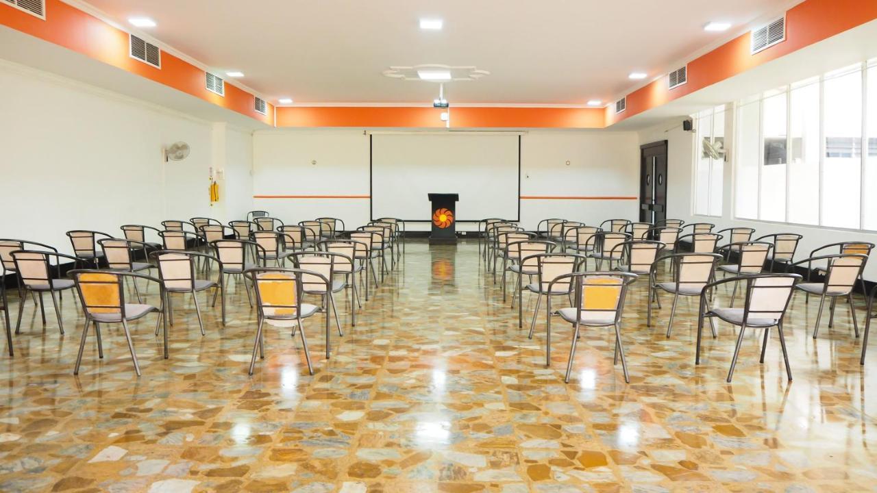 ויז'אוויסנסיו Hotel Del Llano מראה חיצוני תמונה