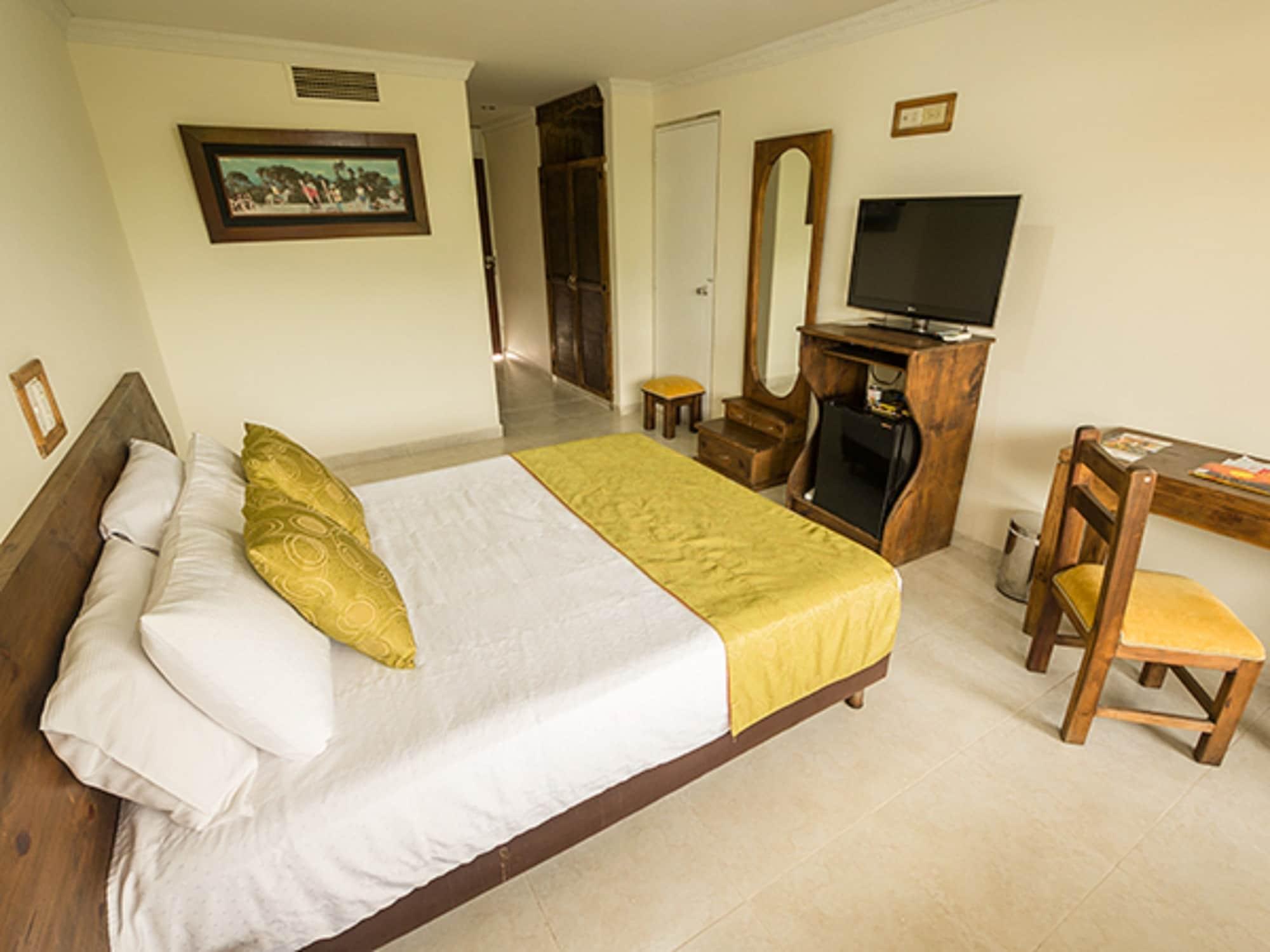 ויז'אוויסנסיו Hotel Del Llano מראה חיצוני תמונה