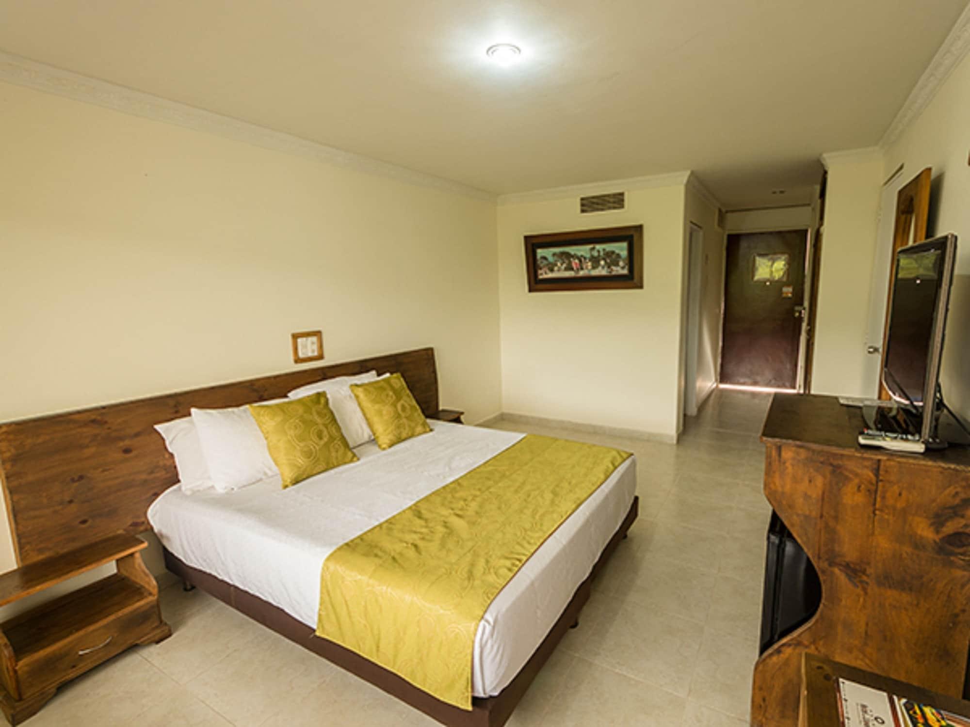 ויז'אוויסנסיו Hotel Del Llano מראה חיצוני תמונה