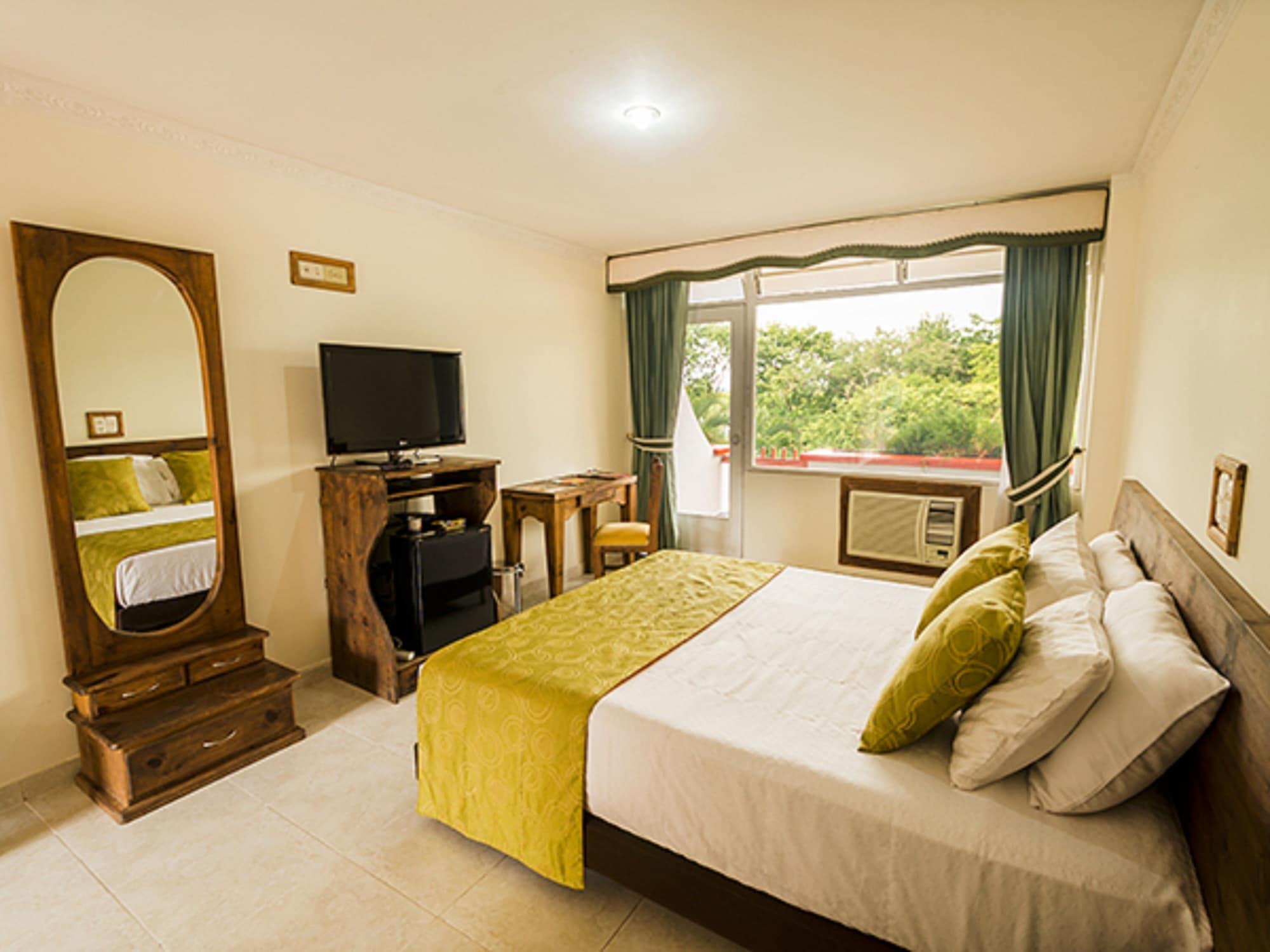 ויז'אוויסנסיו Hotel Del Llano מראה חיצוני תמונה