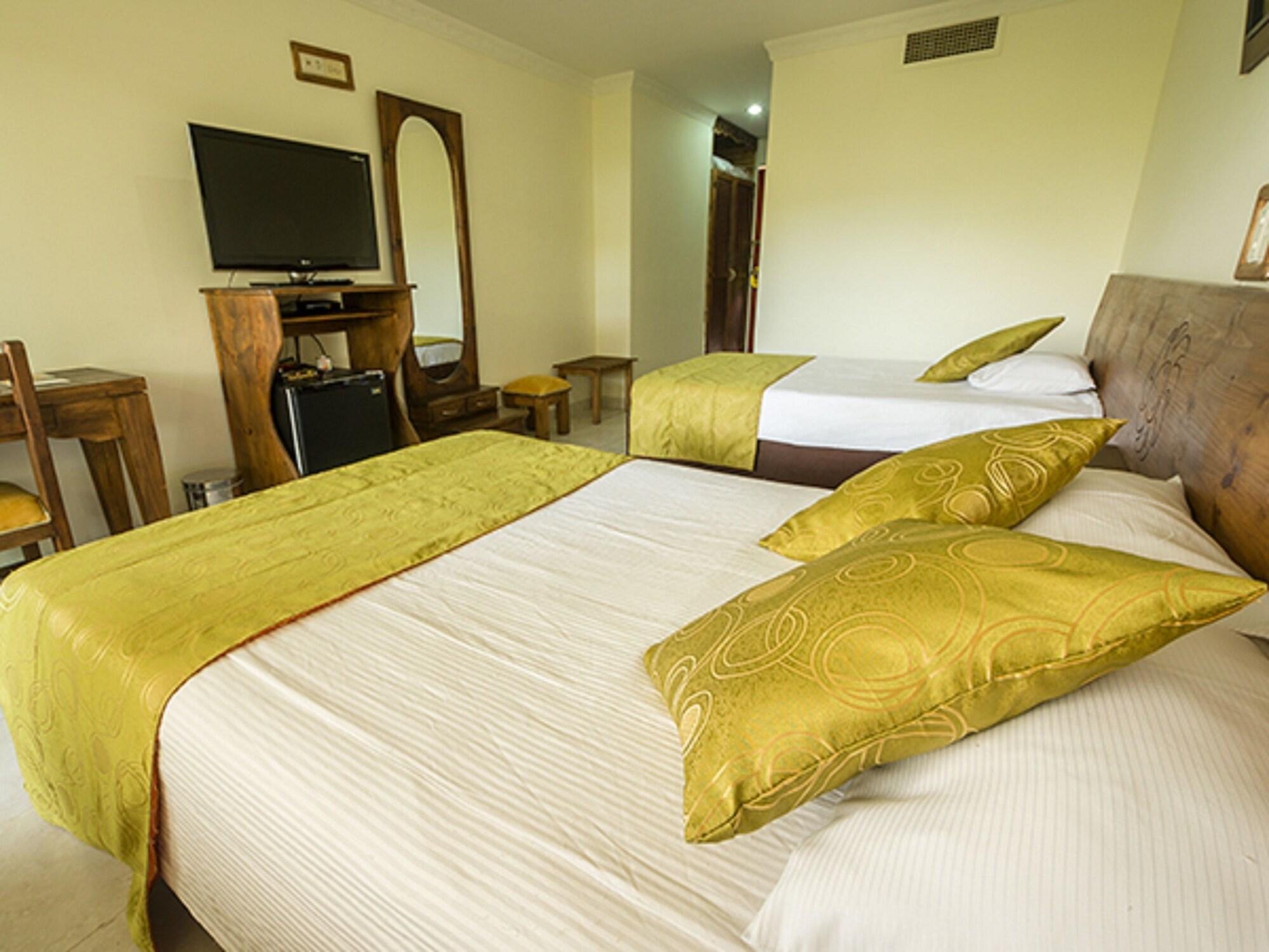 ויז'אוויסנסיו Hotel Del Llano מראה חיצוני תמונה