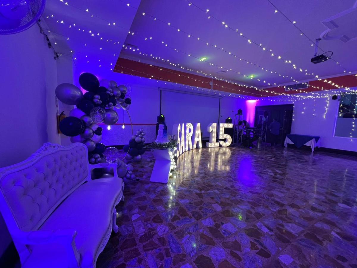 ויז'אוויסנסיו Hotel Del Llano מראה חיצוני תמונה