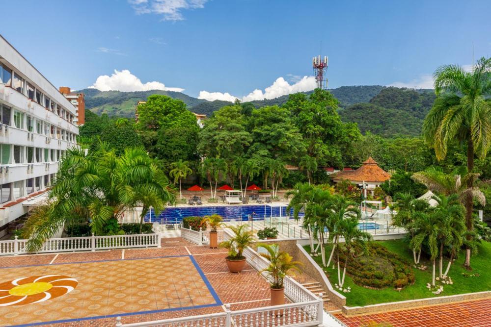 ויז'אוויסנסיו Hotel Del Llano מראה חיצוני תמונה