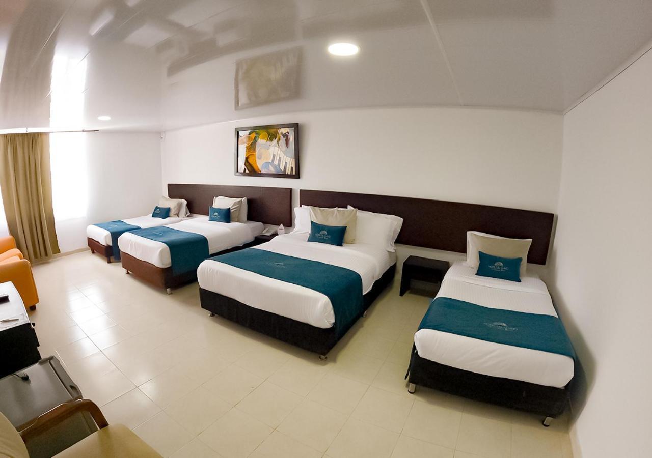 ויז'אוויסנסיו Hotel Del Llano מראה חיצוני תמונה