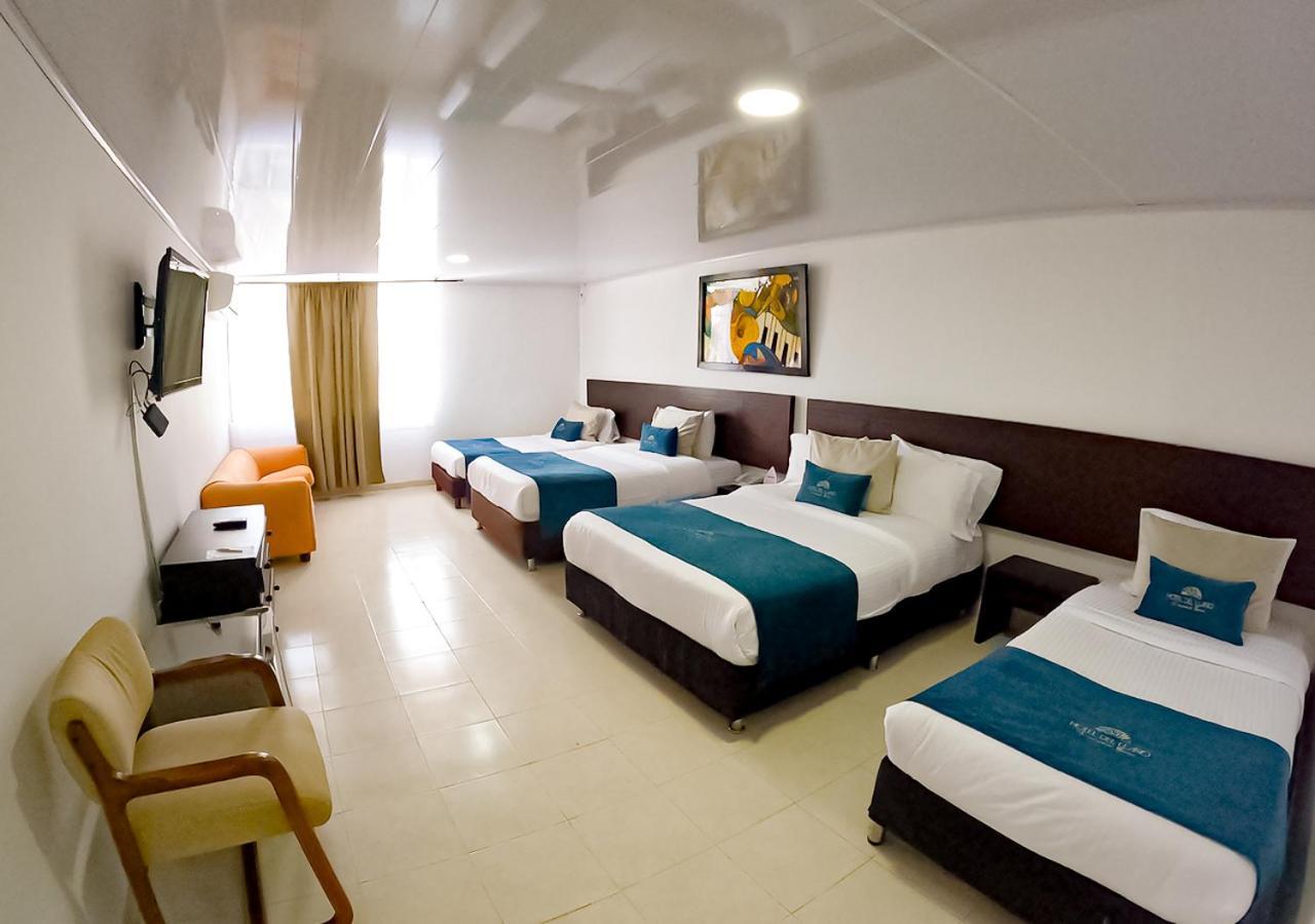 ויז'אוויסנסיו Hotel Del Llano מראה חיצוני תמונה