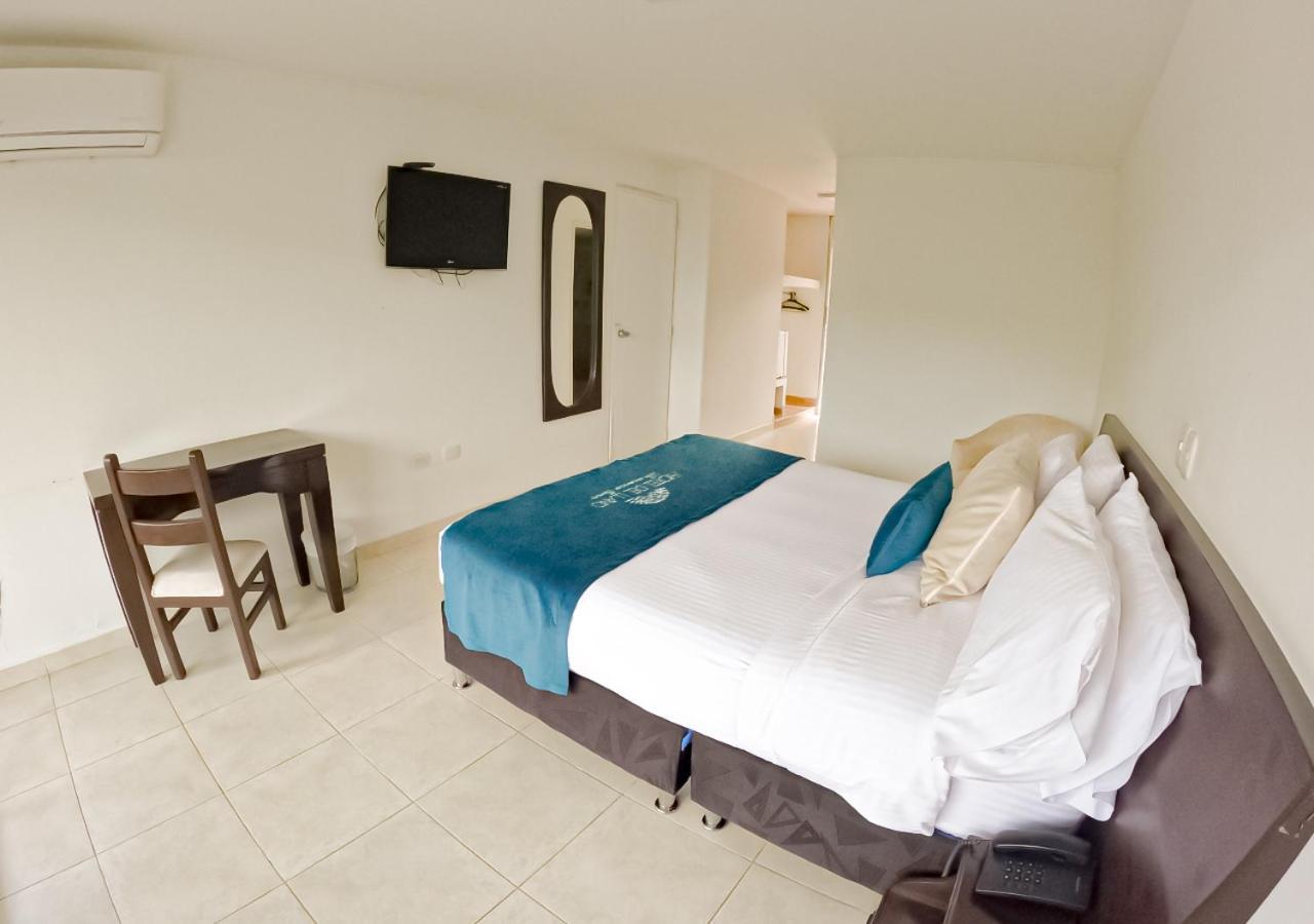 ויז'אוויסנסיו Hotel Del Llano מראה חיצוני תמונה